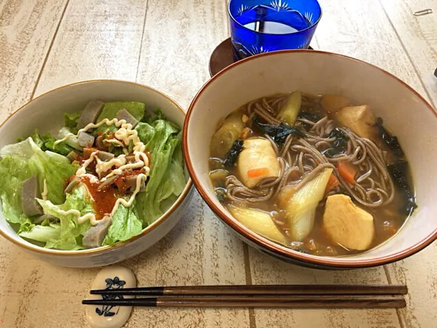 Snapdishの料理写真:今日の男飯(＞人＜;)お昼ごはんバージョン♬
ササミ南蛮戸隠カレー蕎麦and黒はんぺんとレタスのサラダ♬|ひーちゃんさん