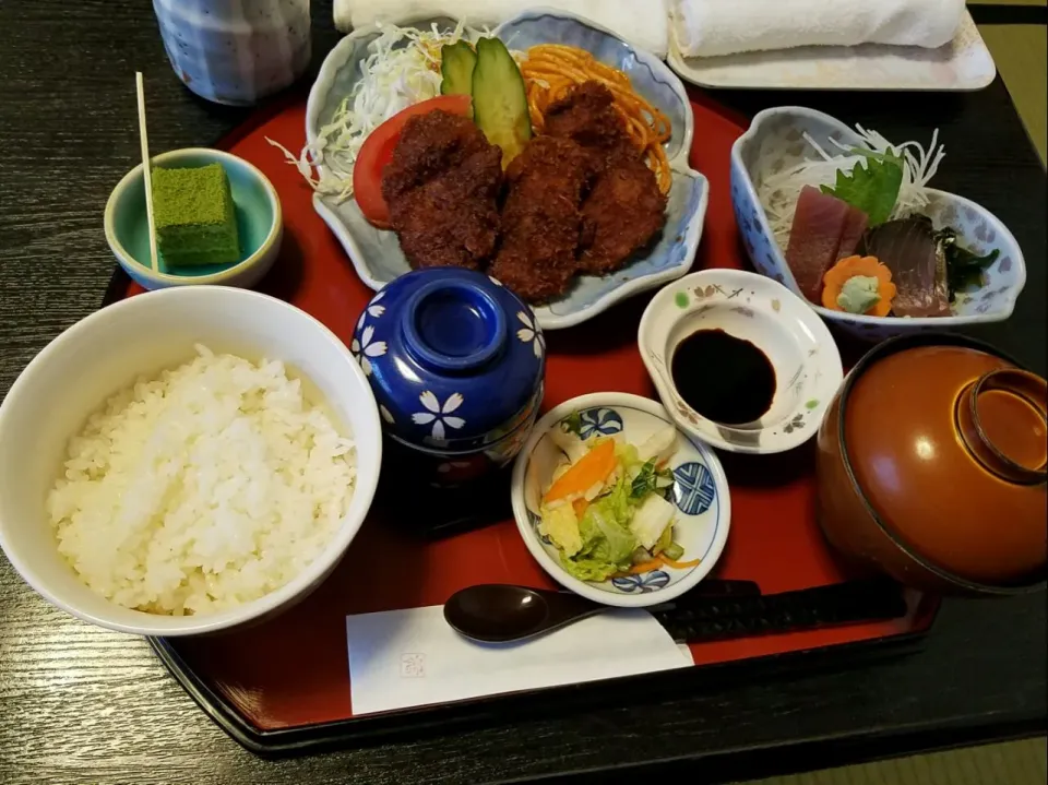 お宮参りの前に腹ごしらえ
味噌ヒレカツランチ|Morito Kamiyaさん