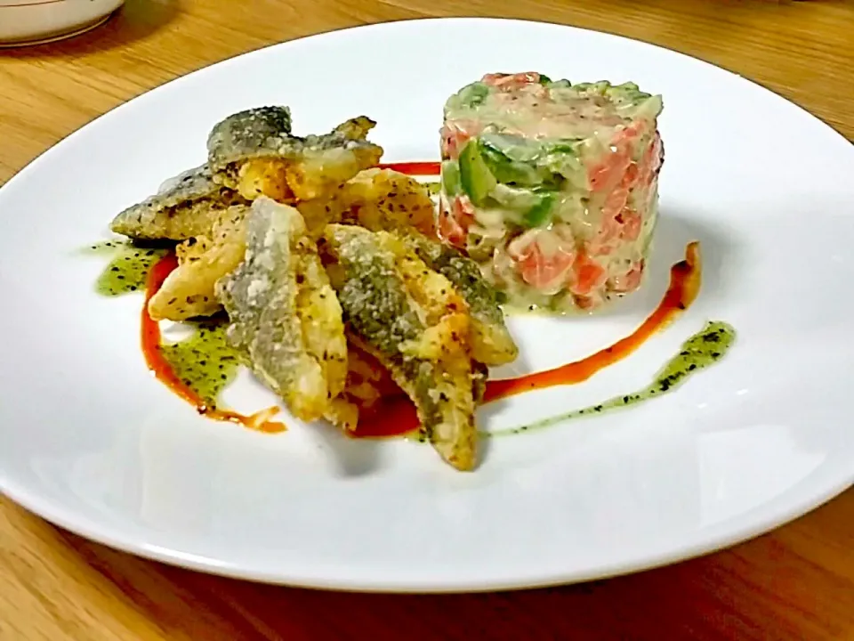 タラの唐揚げにサーモンとアボカドタルタル添え　 #deepfried codfish #salmon and avocado tartar|nene_rozieさん