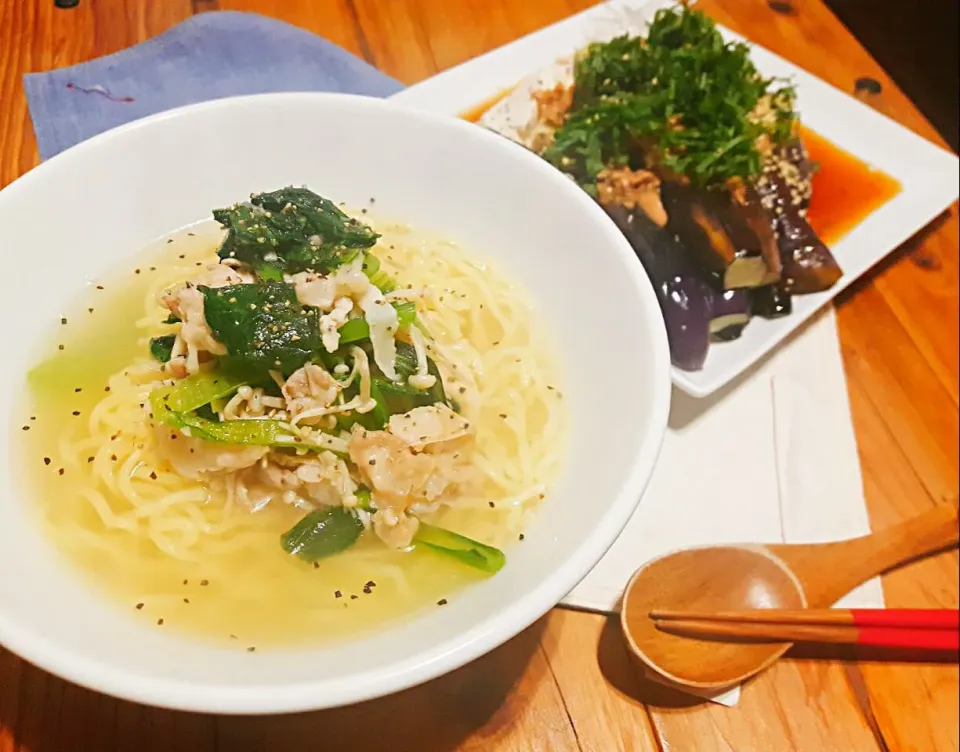 おいしいのにびっくりするほど簡単！ラーメン🍜
焼きナスと豆腐の生姜ドレッシングサラダ🍆|Mkitchenさん