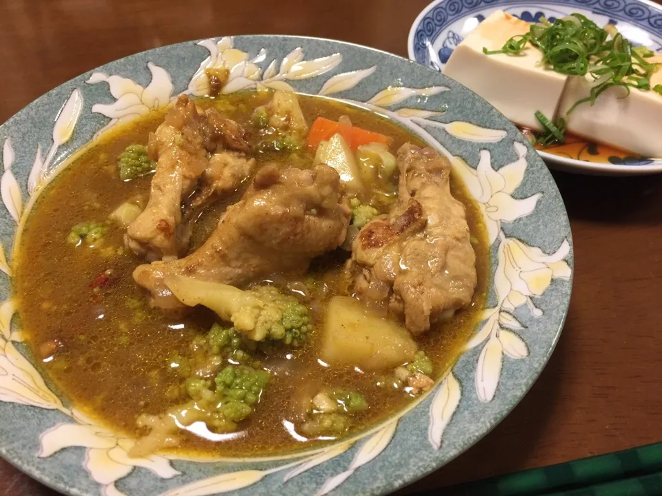 Snapdishの料理写真:カリフラワー（ロマネスコ）とチキンのカレースープ|愛ペガさん