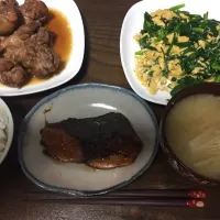 Snapdishの料理写真:昨夜の晩御飯
結婚して初めての照り焼き|Rachi Hirokoさん