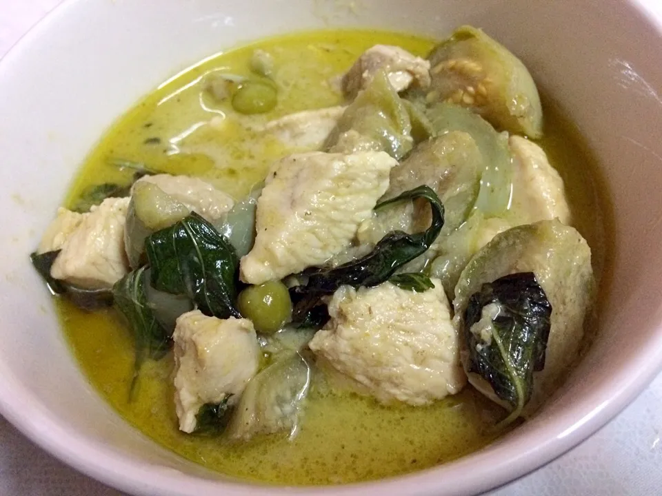 Snapdishの料理写真:Green Chicken Curry|SofiaKさん