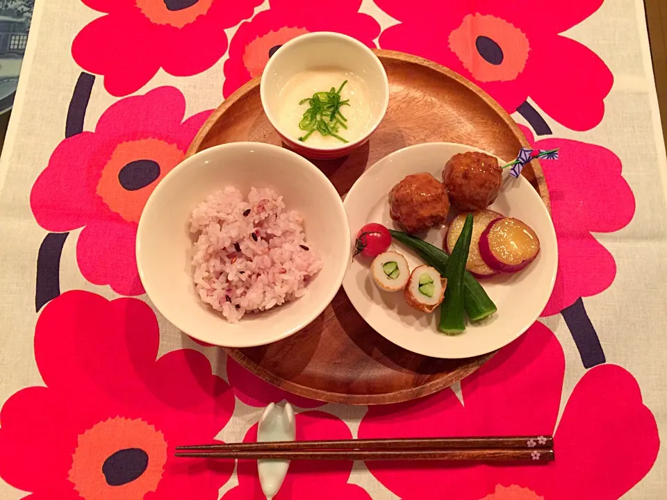 トロロご飯
肉団子 竹輪きゅうり|Hitomiさん