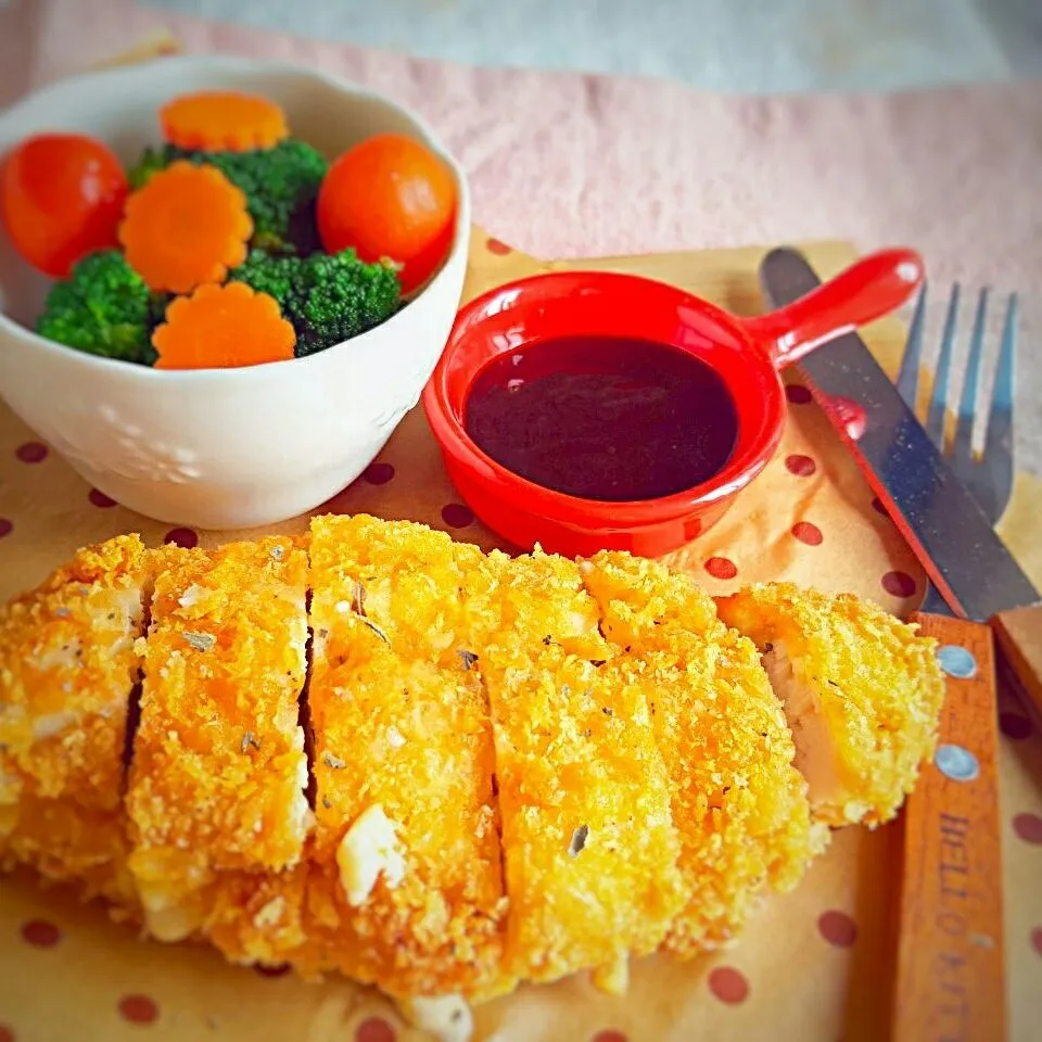 Snapdishの料理写真:cheesy chicken katsu with homemade tonkatsu sauce for lunch|Chua Jeanさん