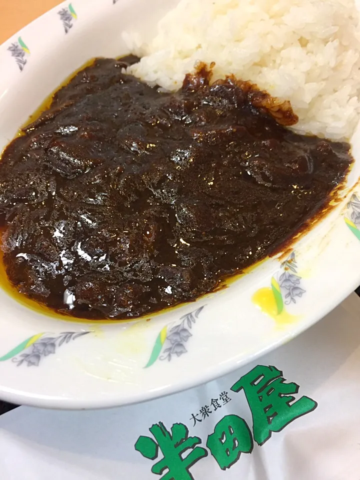 これがfacebookで話題の仙台大衆食堂「半田屋」の黒ビーフカレー|ま〜てぃんさん