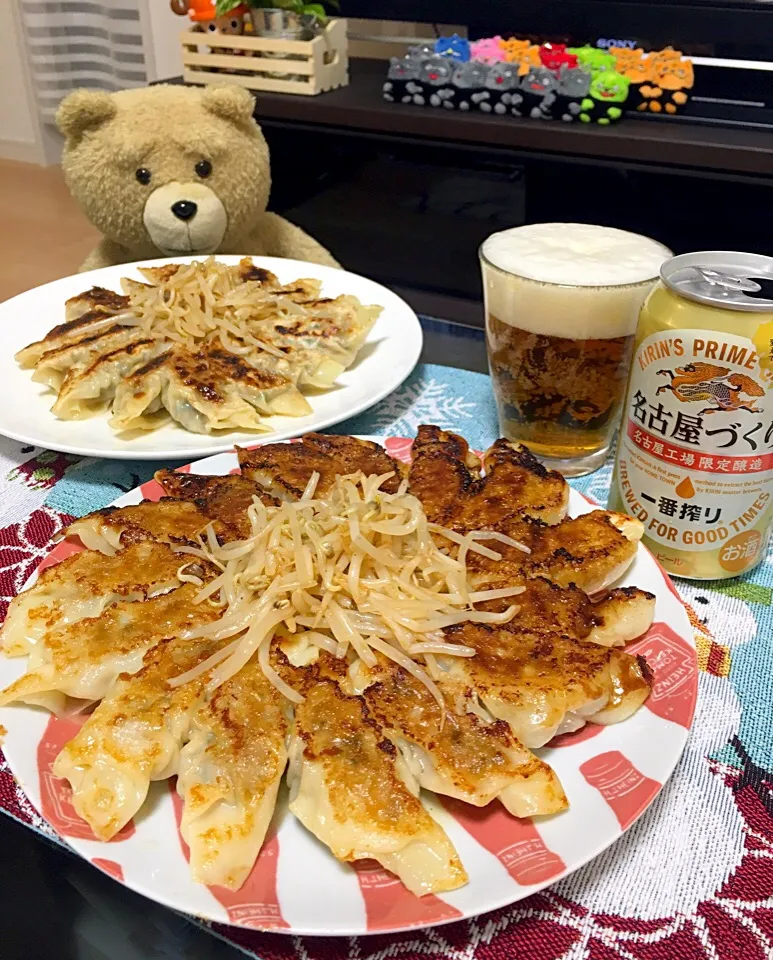 Snapdishの料理写真:焼き餃子😋✨|ゆかりさん