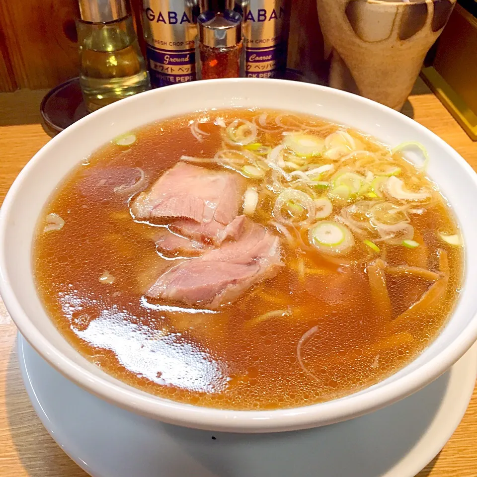 やっぱりおいしい。
つけ麺屋のラーメン。|まんまるさん