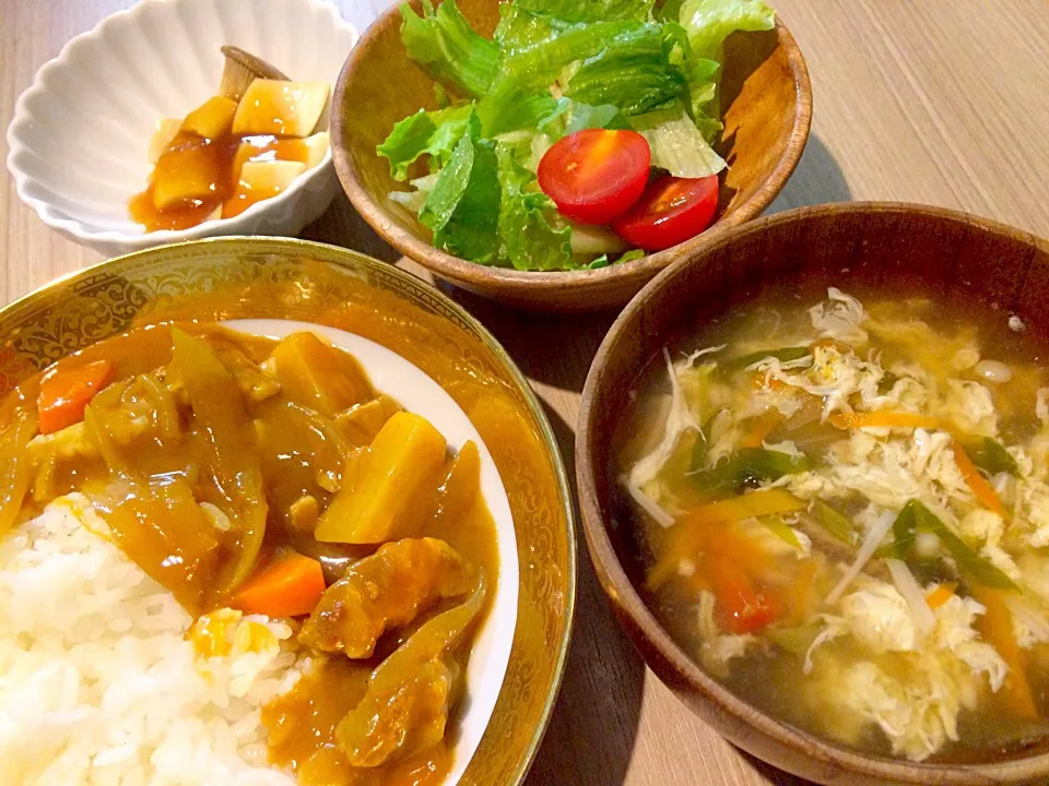 Snapdishの料理写真:夜ごはん カレー、たまごの中華スープ、エリンギオイスターソース、サラダ|きむらゆりかさん