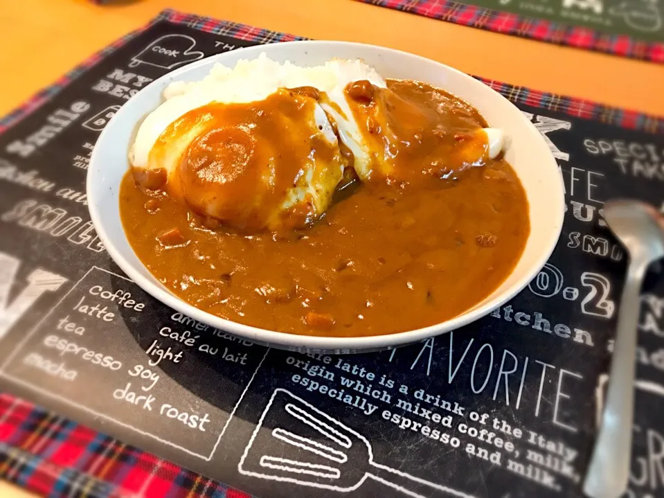 朝からカレー🍛目玉焼き2個トッピング🎵|ムチンさん