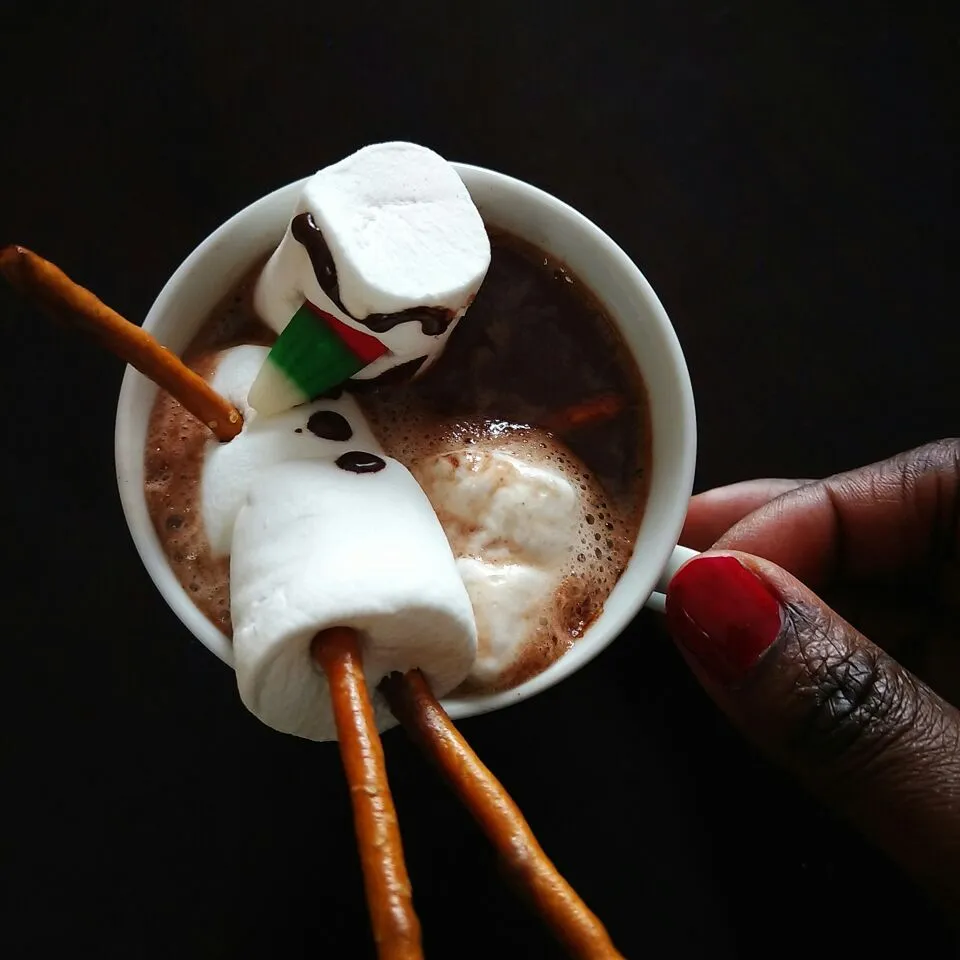 hot chocolate with marshmallow snow man|paulaさん