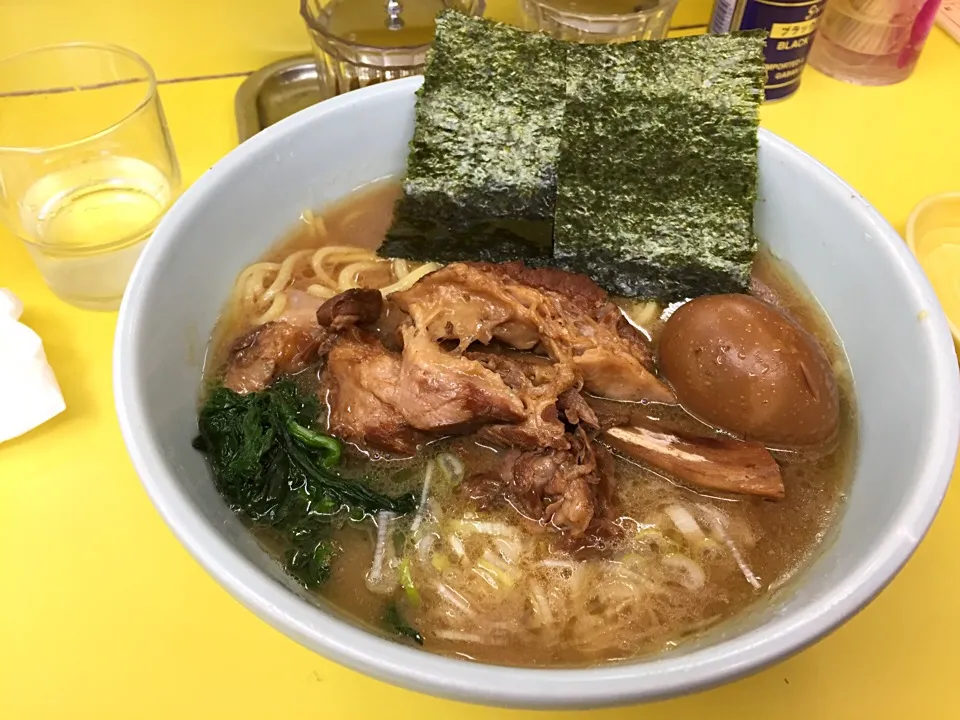 Snapdishの料理写真:みやこ スペアリブラーメン|ayakaさん