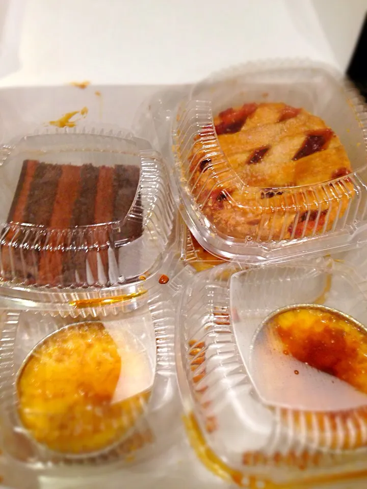 New York cream brûlée ...all the way from New York..... Sarabeth's Bakery|Allissa Zhaoさん