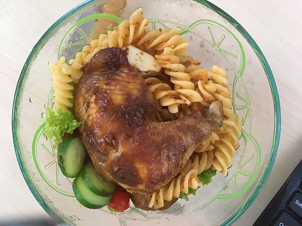 Yuzu miso and garlic grilled chicken, hae bee hiam pasta and lemony glazed sweet potato salad|Ong Sor Fernさん