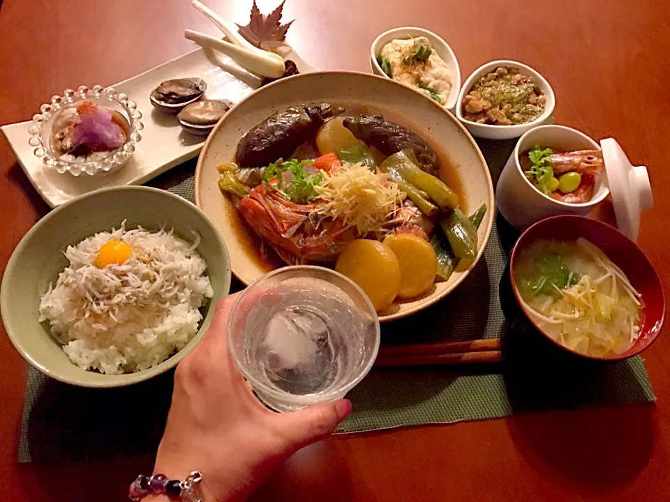 Today's Dinner🍴前菜･海老と銀杏の茶碗蒸し･金目鯛のお頭と野菜の煮付け･しらす丼･ｵｸﾗ大和芋･めかぶ納豆･白菜とえのきのお味噌汁|🌈Ami🍻さん