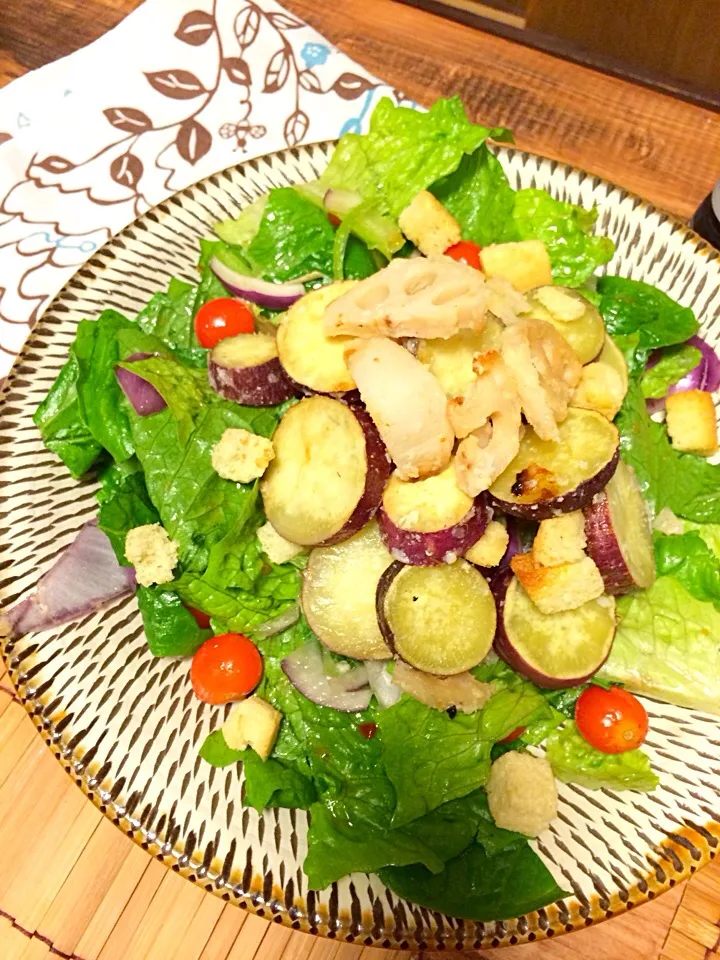 紅はるかとレンコンのオーブン焼きのせサラダ|acoさん