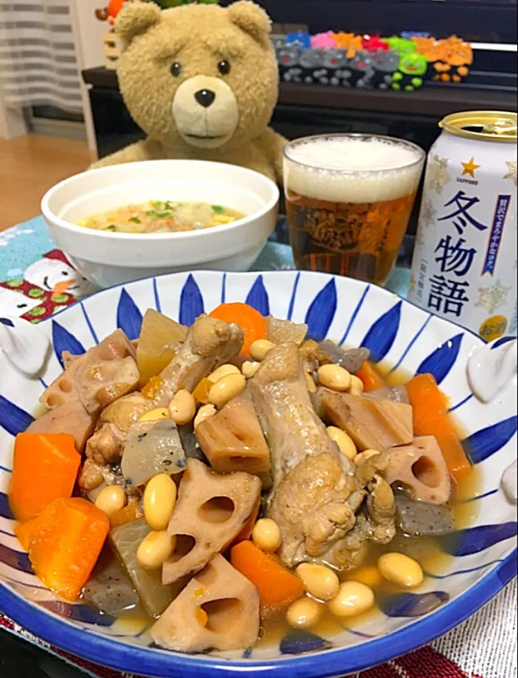 Snapdishの料理写真:手羽元と根菜の煮物✨スープ餃子|ゆかりさん