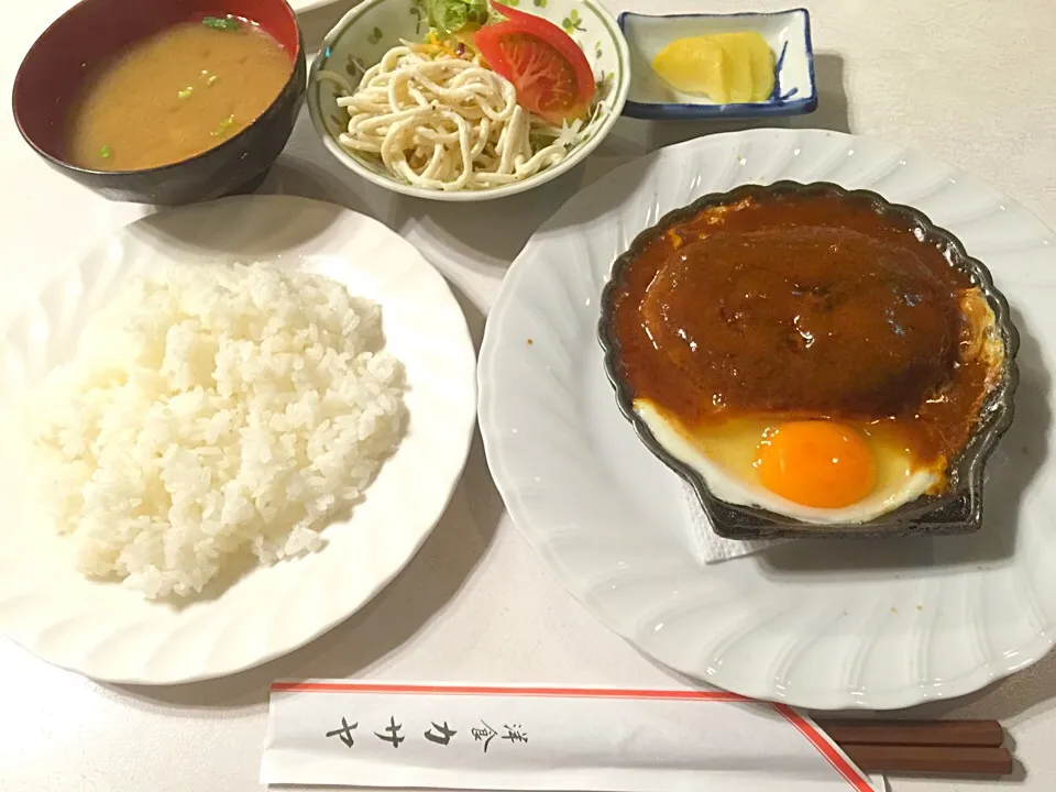 ハンバーグ定食@厚木カサヤ⛱
昔ながらの洋食屋さん。何食べても美味しいです👍|BUBUさん