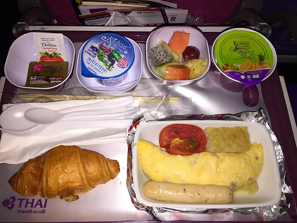 Snapdishの料理写真:タイ航空機内食 BKKーHND便 朝食🍴|BUBUさん