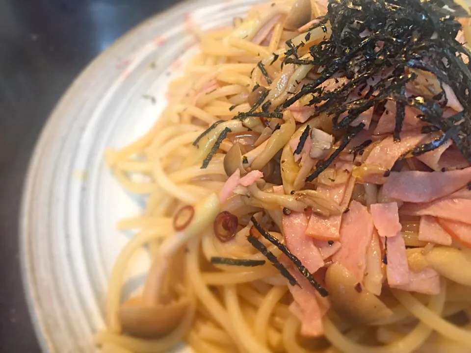 ハムとシメジの和風醤油スパゲッティ🍝|buhizouさん