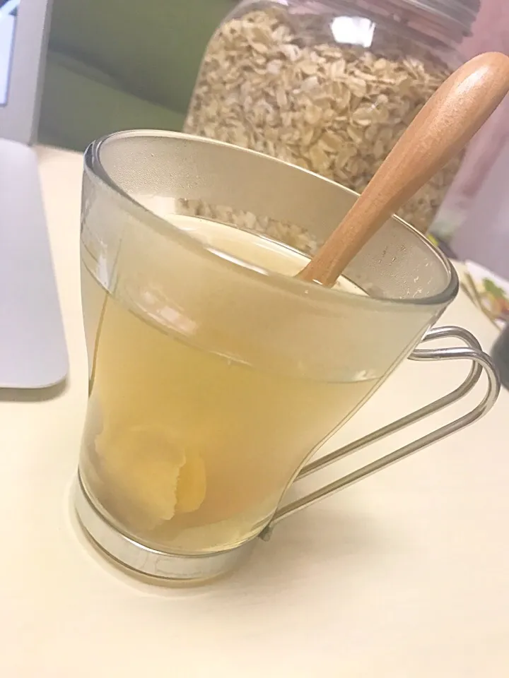 Snapdishの料理写真:生姜はちみつ湯🍯|lalapoさん