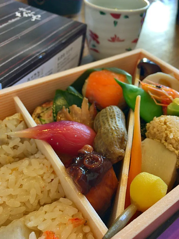 食のたまて箱弁当 海老芋仕立て|ダンディ☆和田さん