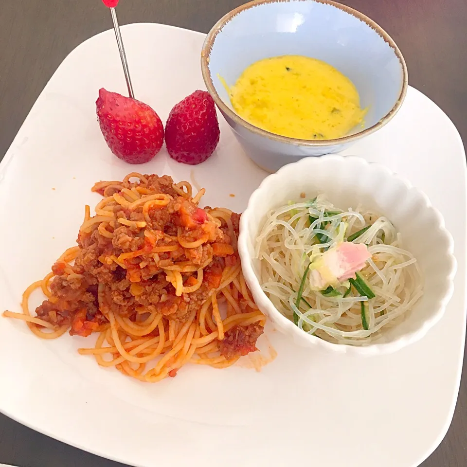 残り物で朝ごはん #かぼちゃのポタージュ #春雨サラダ #ミートソーススパゲティ|さやさん