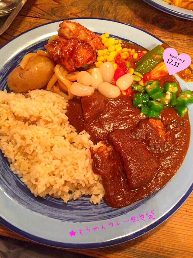 ★☆おでかけランチ☆★野菜、果物のルー・身体に良い健康カレーのもうやんカレー♪|さとみさん