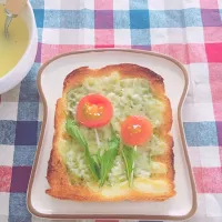 Snapdishの料理写真:お花トースト|いっつんさん