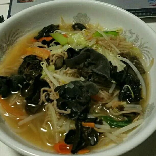 百円でラーメン作ってみた😆🍴✌|ジロー7さん