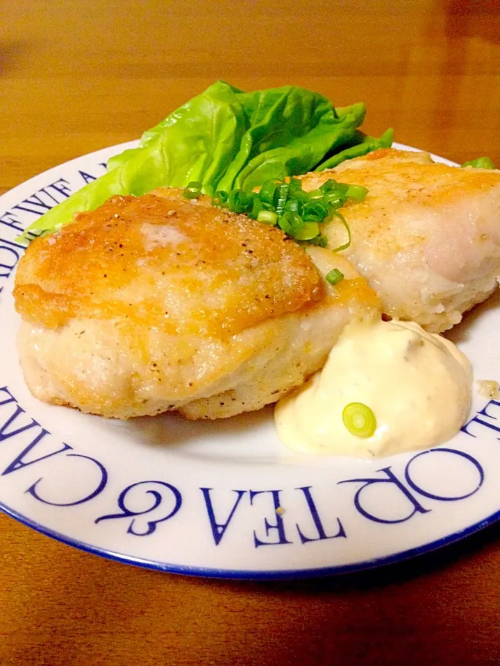 チキンステーキ✨カリカリ〜しっとり😋|まいりさん