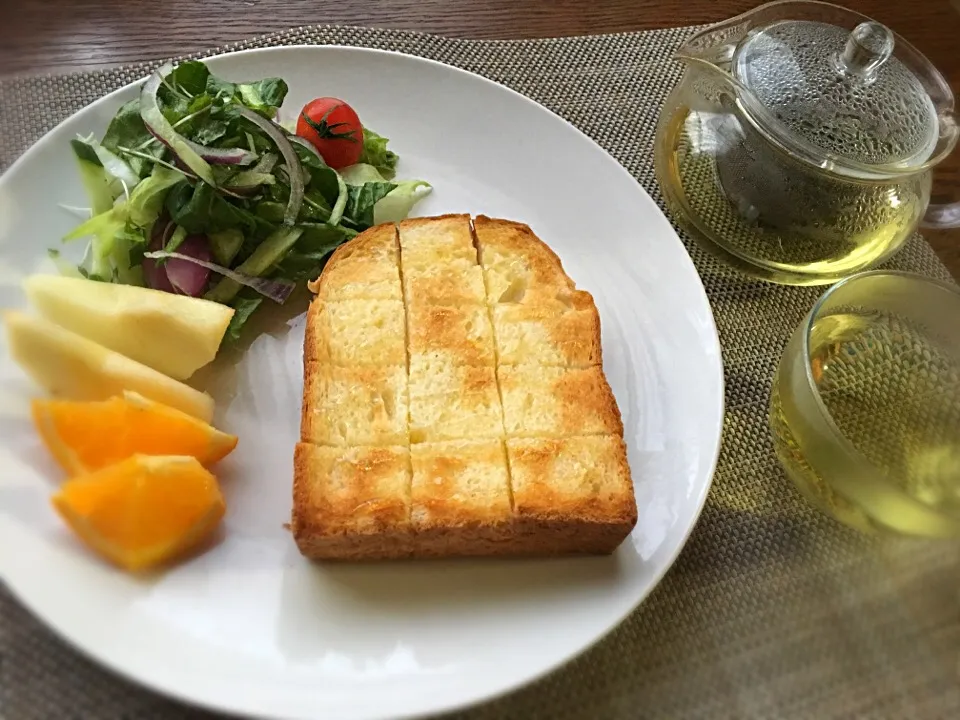 Snapdishの料理写真:バターハニートースト|mikaさん