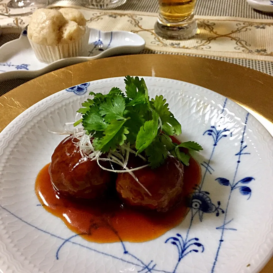 Snapdishの料理写真:肉団子 と花巻的にプレーン蒸しパン|ちこさん