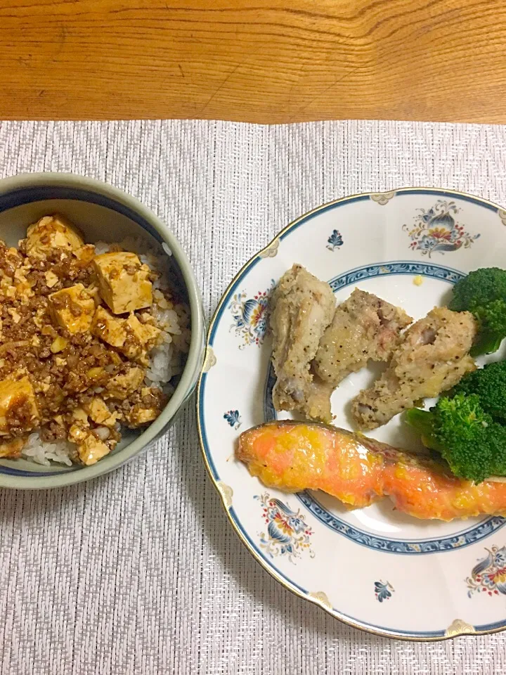 麻婆丼、塩麹チキン、鮭の味噌漬け|えりんご🍎さん