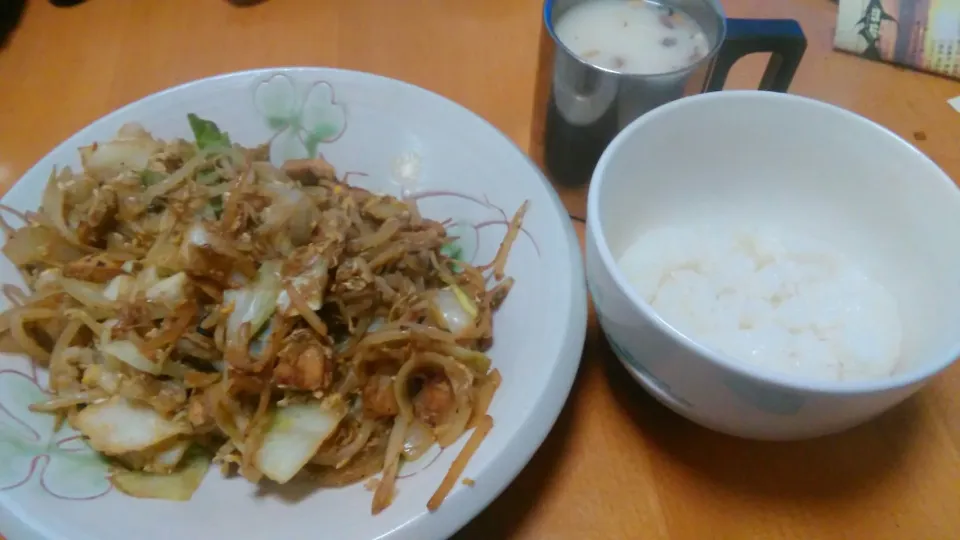 ご飯
野菜炒め(白だし、中華の素)
きのこポタージュ(インスタント)|ざきさん