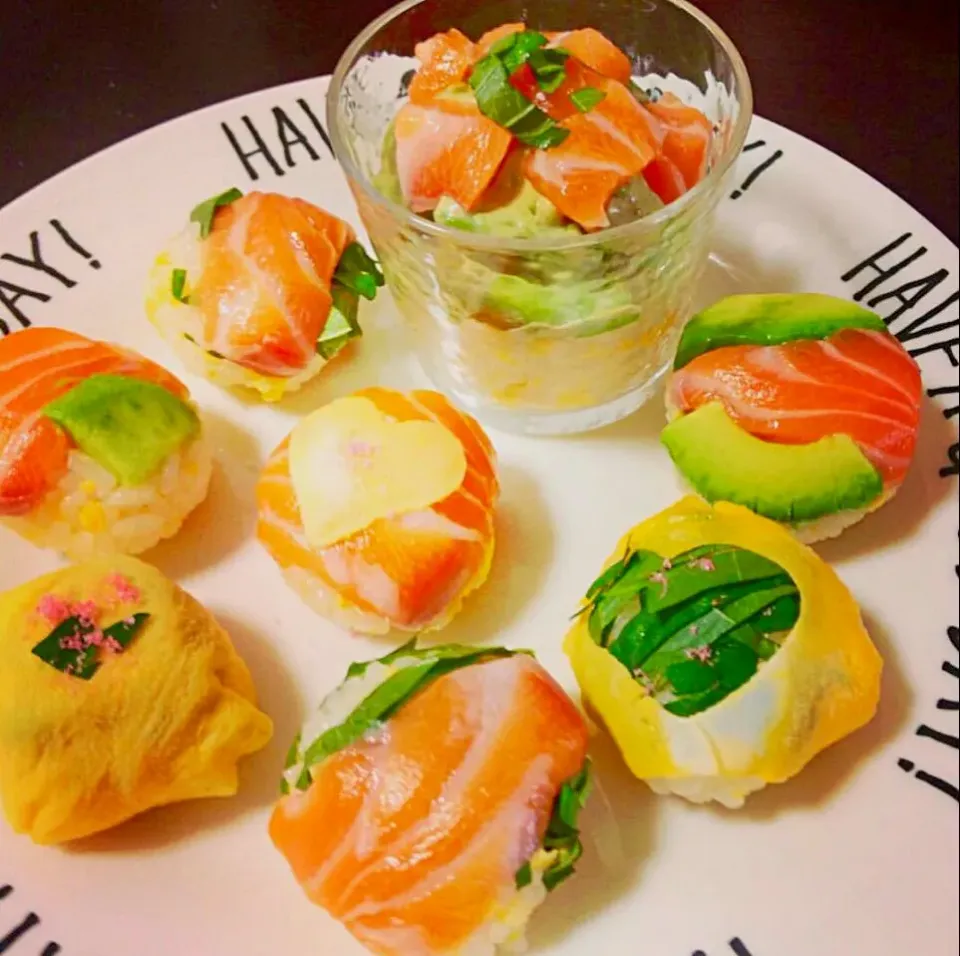 Snapdishの料理写真:Tiny ball sushi(手鞠寿司)|Elinoさん