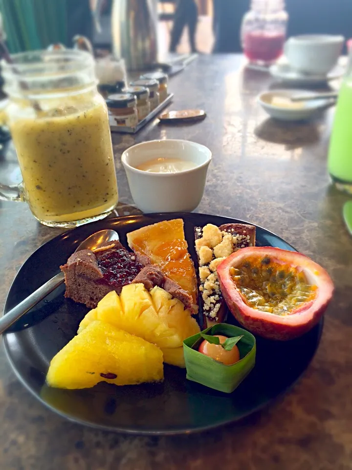 Big Breakfast at Red Oven, Hotel So Sofitel. BKK, Thailand.|Chalinee Kalyanamitraさん