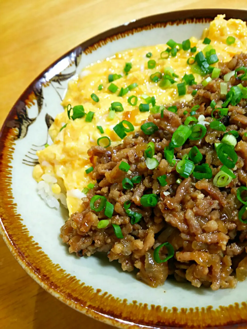 そぼろ丼|徳之島トトロンヌさん