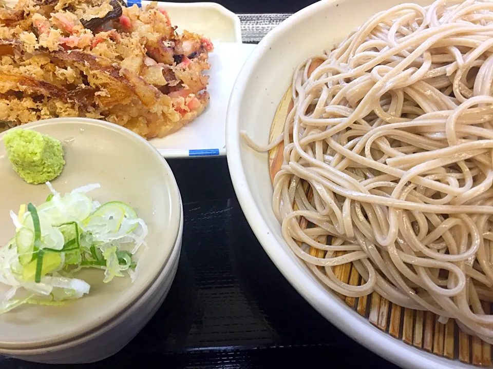 立食いそば手帳 名店120［首都圏編］きうち（人形町）冷ゲソかき揚げ蕎麦、大盛|buhizouさん