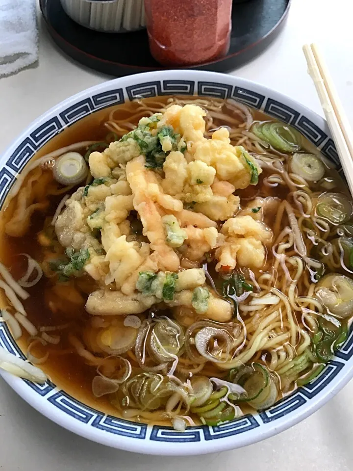 【競輪場メシ】岐阜競輪場の天ぷら入りラーメン|あつしさん