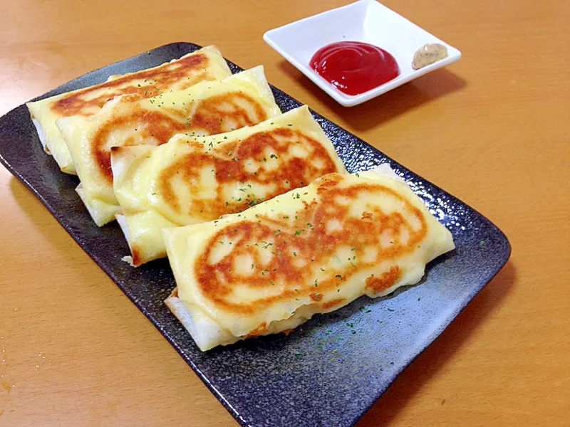 イケッピさんのポテトサラダで、焼きチーズ春巻き(^○^) #楽天レシピ|楽天レシピさん