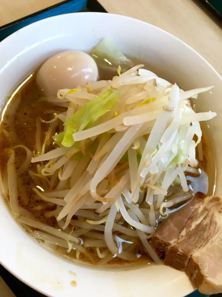 Snapdishの料理写真:純太の醤油味玉ラーメン|もにもにかさん