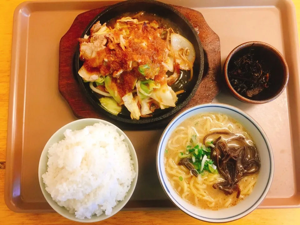 Snapdishの料理写真:@鹿児島/ポーク鉄板焼き定食麺セット◎#鹿児島|THE SUNSEAさん