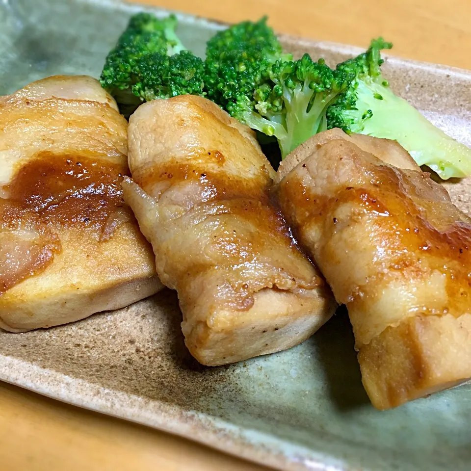 Snapdishの料理写真:高野豆腐の肉巻き 焼き肉のタレ味|えりこさん