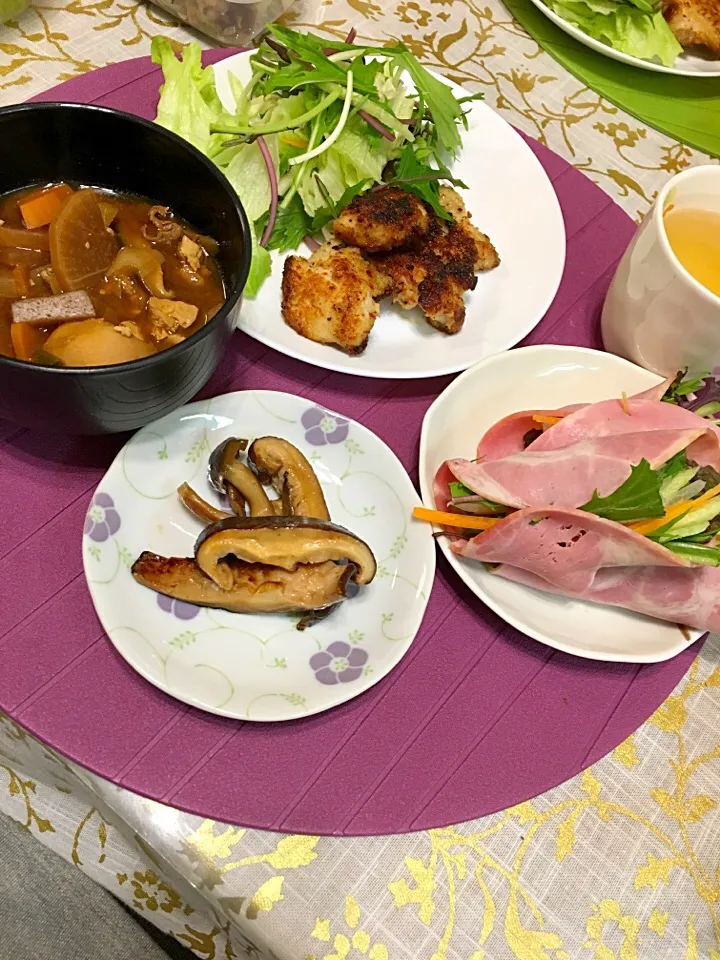 チキンカツ、ハムと野菜包み、椎茸バター炒め|kumi♡さん