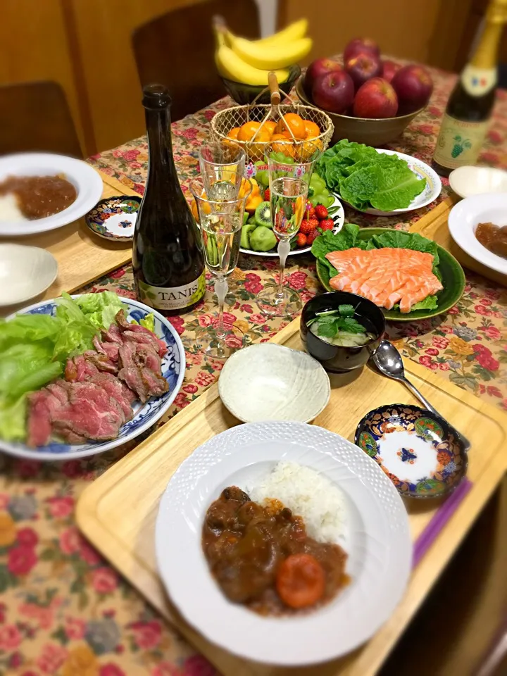 Snapdishの料理写真:ビーフシチューと牛肉タタキ＼(^o^)／牛肉食べて元気出そう！|Blueberry🫐さん