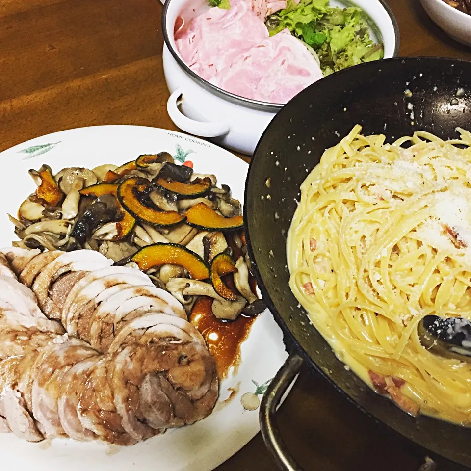 #豚肉くるくる巻き
#カルボナーラ
#サラダ
#ばんごはん#夕食#夕飯#dinner#夜#季節物#冬#寒い#完食#yammy#家庭料理#家庭#男子ごはん#男子飯#相撲部屋#ちゃんこ#簡単ごはん#料理#シンプル#兄弟#猫好き#猫好きさんと繋がりたい|ackiyさん