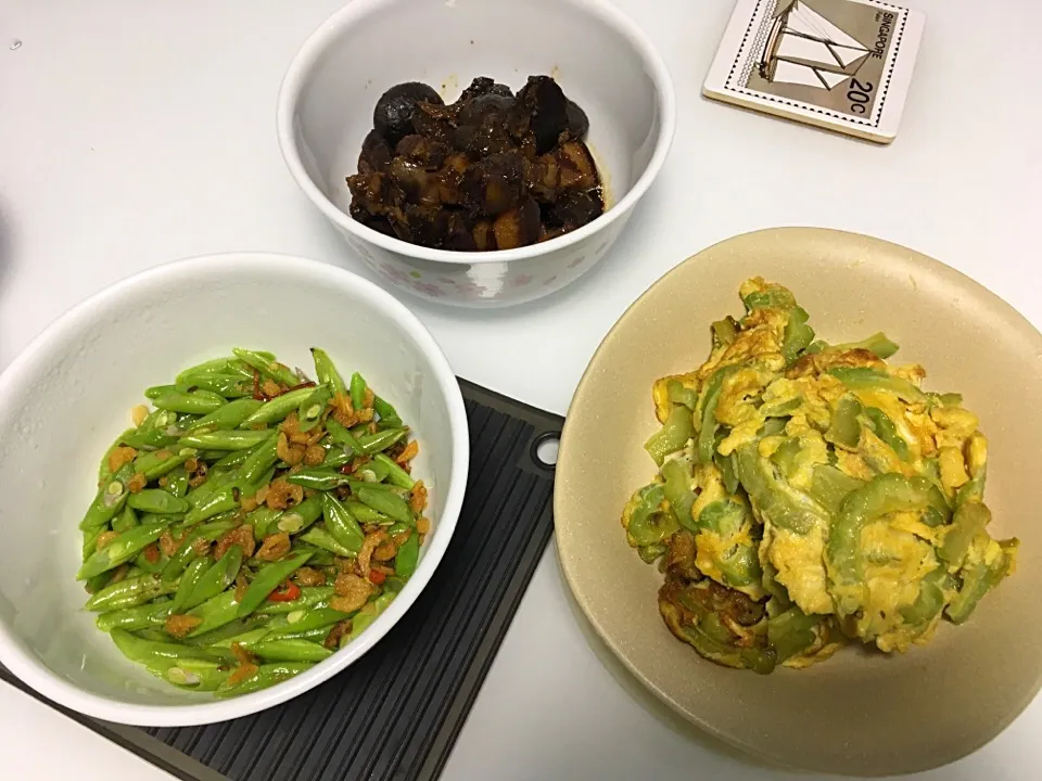 Braised pork belly, bittergourd omelette and spicy shrimp French beans for dinner|Ong Sor Fernさん