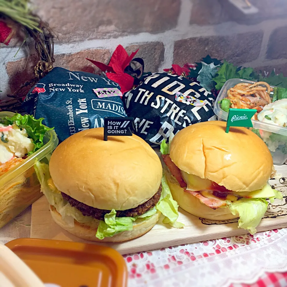 メンチカツバーガー🍔ベーコンエッグバーガー🍔弁当|せいこさん