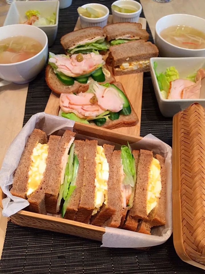 Snapdishの料理写真:今日の弁当は、サンドイッチ🍞だよ〜
2016/12/13|Booパパさん